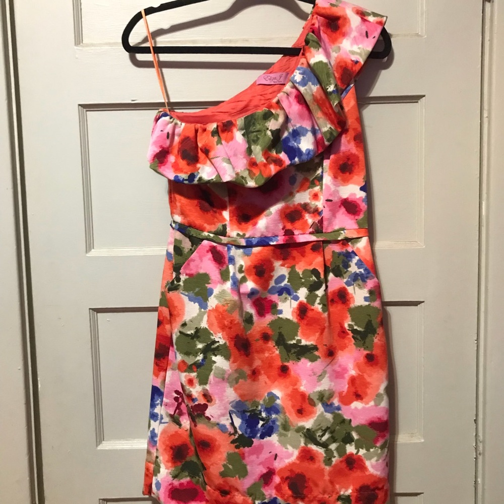Floral garden dress NEED TO SEEL MAKE AN OFFER💕